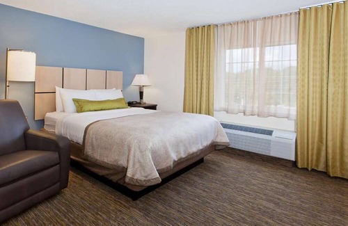 Huntsville House | Charming Retreat in Huntsville! 2 Comfortable Units, Pets are Allowed