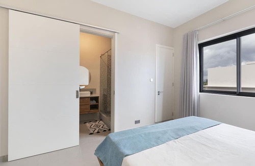Pereybere Apartment | One Bay Penthouse - Two Bedroom Apartment, Sleeps 4