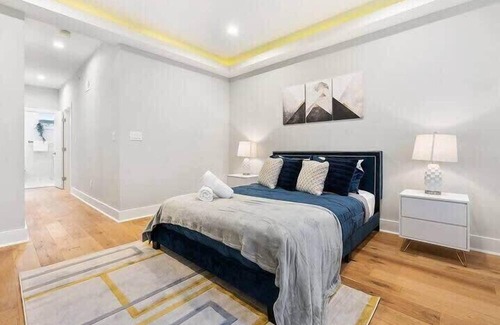 North Philadelphia House | Luxury Philly Home | Pool Table | Private Roofdeck