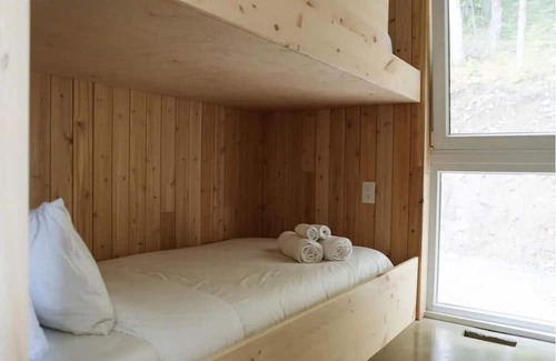Petite-Riviere-Saint-Francois House | Tree house Chez Leon