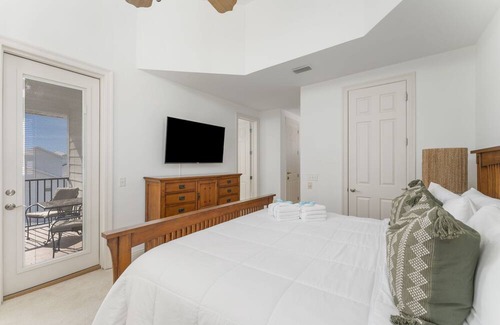 Laguna Beach Estates House | Laguna Beach: 4BR 4BA sleeps 12. Spacious townhouse for your perfect getaway.