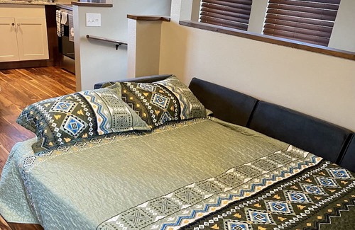 Ferndale Apartment | Country Chalet
