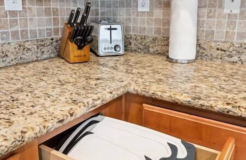 Norterra House | Extended Stays | Priv Oasis in Phoenix w/ Pool | 30+ Days