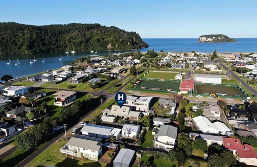 Whangamata House | Harbour View Cottage