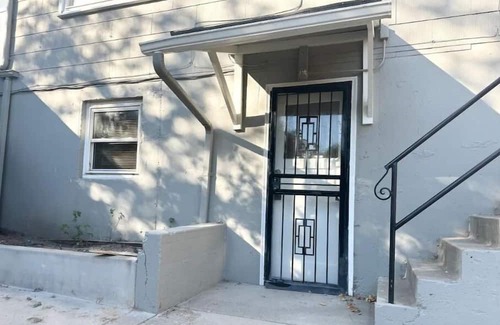 West University House | Central located newly renovated duplex house,3 bd 1 bath whole downstairs unit