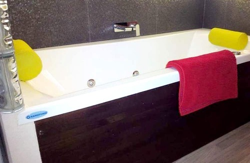 Ubrique Apartment | Homerez - Beautiful apartement for 2 ppl. with jacuzzi at Ubrique