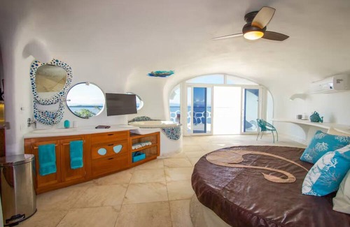 Placencia Villa | Alterhome Shark Studio