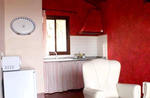 Estepa House | Homerez - Nice house for 4 ppl. with shared pool and terrace at Estepa