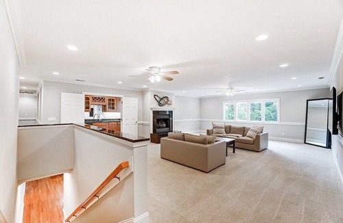 Wessex Square House | Uptown Luxe w/ King Suite & Hot Tub | Sleeps 20+