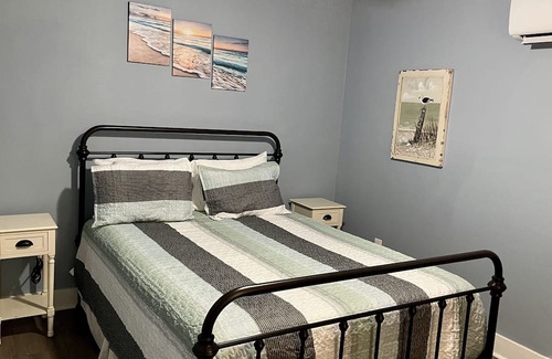 San Jacinto Apartment | 1.5 blks to beach. Safe neighborhood close to cruise terminal/ local attractions