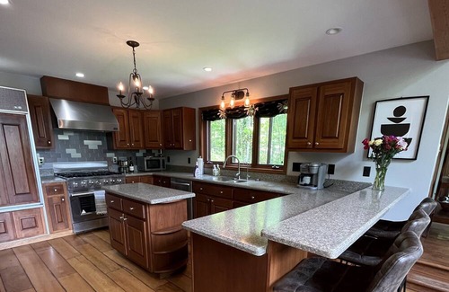 Salamanca Ski Chalet | Cozy & Serene Ellicottville Chalet, 5 minutes from town, hot tub & gorgeous view