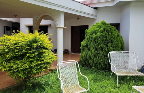 Managua House | Casa Entera con Alberca en las Colinas Managua, Apta Para Familias