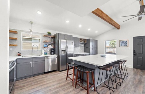 Galveston House | 5 Pirates Getaway by BeachBox | Close to Gulf