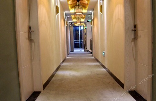 Tangkou Town Hotel | Huangshan Qingtan Peak No. 6 Theme Bed and Breakfast