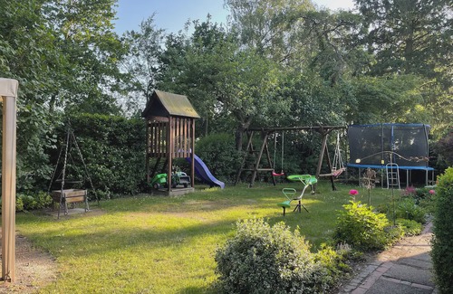 Schneeheide House | Idyllically situated small farm with horse breeding