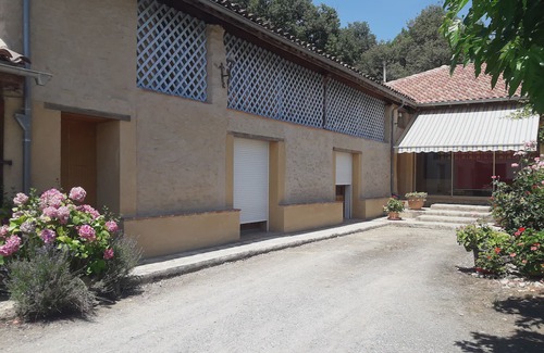 Seissan Bed & Breakfast | Bed and breakfast in restored Gascon house 2 km from shops.