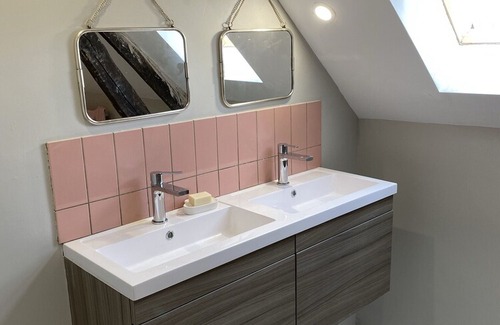 Haimps House | Stunning ‘Maison de Maitre’ with Private Pool, Near Cognac. Sleeps 10