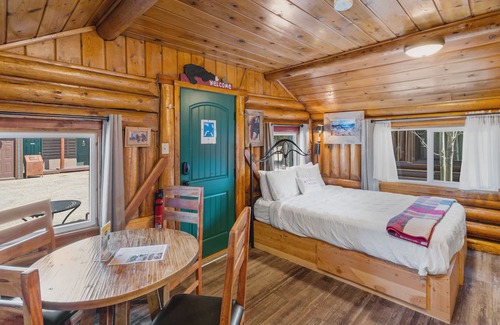 West Yellowstone Cabin | Bucking Moose Bison Cabin (#11)