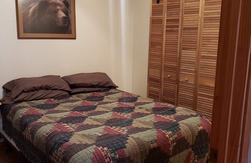 Hatton Cabin | Secluded cabin w/big wrap around deck minutes away from Cossatot River
