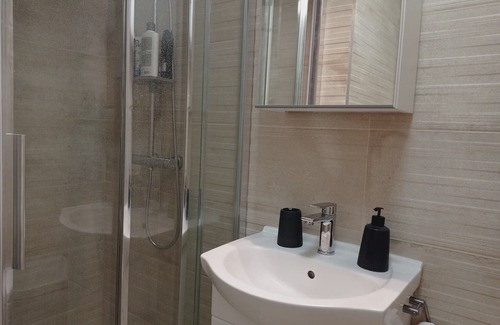 Pitve Apartment | Heritage 4-star Studio Apartment, Pitve Hvar