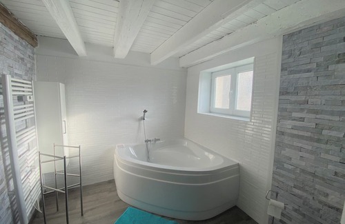 Fremifontaine House | Maison d'hôtes A la fontaine fleurie 88
