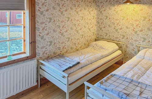 Skovde Municipality House | Nice Home In Skövde With Kitchen