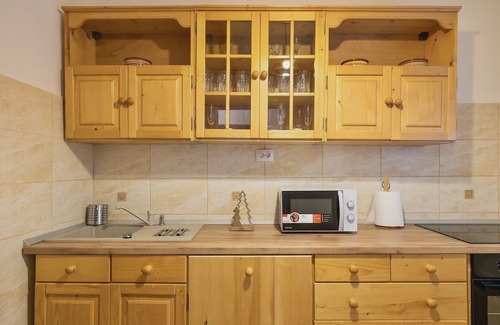 Horea Cabin | Rustic & cozy 5 bedroom Cabin - in the heart of Apuseni Mountains