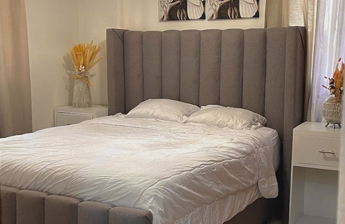 Prado Oriental Apartment | Crisfer XIV