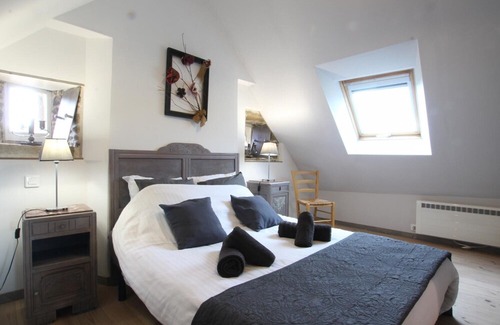 Vicq-sur-Mer Cottage | Charming Stone Cottage with Private Garden, Terrace, Bikes, and Near Coastal Trails