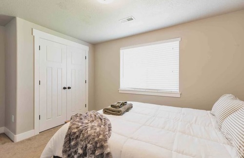 Vineyard Apartment | Sleepy Ridge Apt in Vineyard/Orem (Sleeps 6)