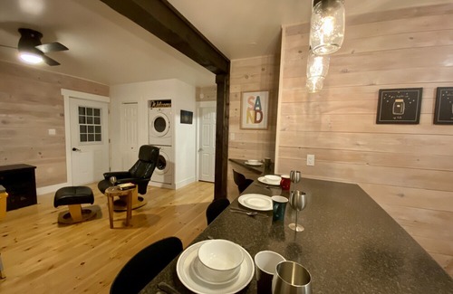 Lakeside Cottage | The Glowbug Cottage