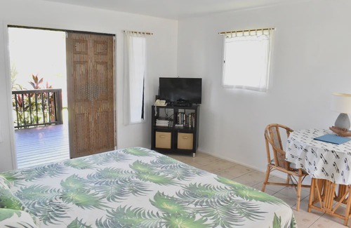 Takitumu District Apartment | MM Studio 1 - Great Value for Stunning Beach