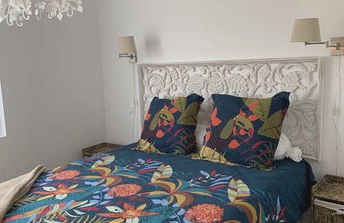 Vergeze Apartment | LITTLE CORNER OF PARADISE