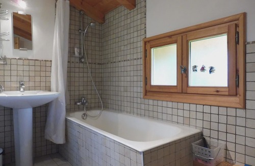 Crest-Voland Ski Chalet | Chalet en bois 200m² à Crest-Voland - 4 chambres, mezzanine, 10-12 pers, proche pistes et centre -