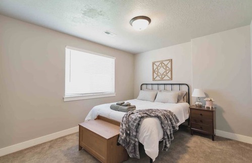 Vineyard Apartment | Sleepy Ridge Apt in Vineyard/Orem (Sleeps 6)