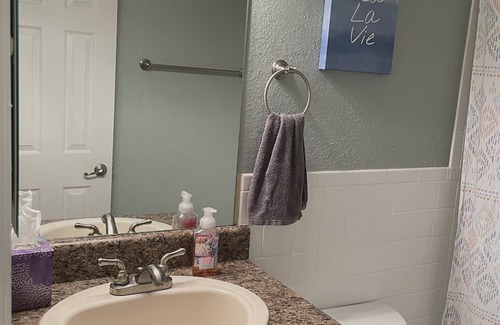 Anona Condo | Cute, spacious 2 BR 2 Full BA condo minutes from the beaches