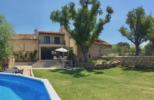 Pradena Cottage | House the three walnuts