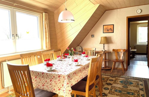 Schneeheide House | Idyllically situated small farm with horse breeding
