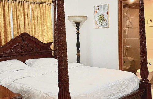 Prado Oriental Apartment | Crisfer XIV