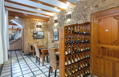 Villalonga House | Inn 'Suite Junior' with Private Terrace, Wi-Fi and Air Conditioning