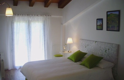 Pradena Cottage | House the three walnuts