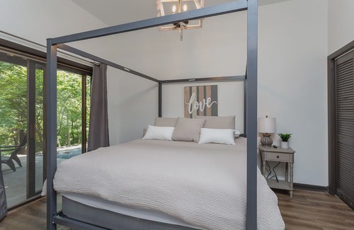 Massanutten House | Stunning and Expansive 15 bedrooms Situated Close to Ski Slopes