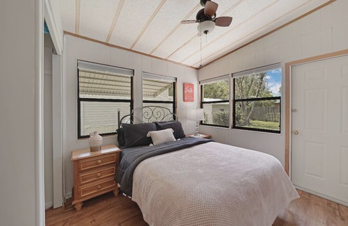 River Ranch House | Cowboys and cowgirls are you looking for a wonderful dude ranch? take a look!