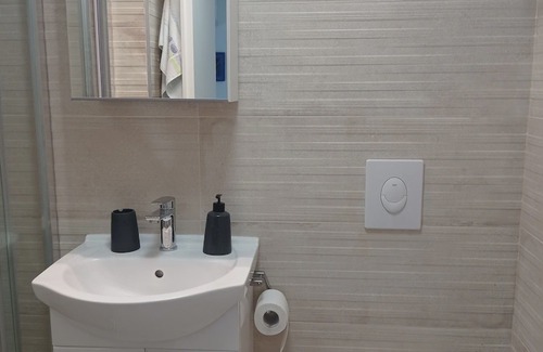 Pitve Apartment | Heritage 4-star Studio Apartment, Pitve Hvar
