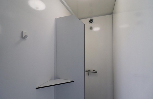 Twijzel House | Spacious Glamour beltent back-to-basic 1