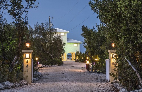 Summerland Key House | One of the very few beach houses with a daily, rental license in the Keys.