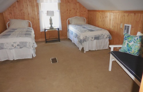 Athens House | BACK TO THE 50'S GUEST HOUSE