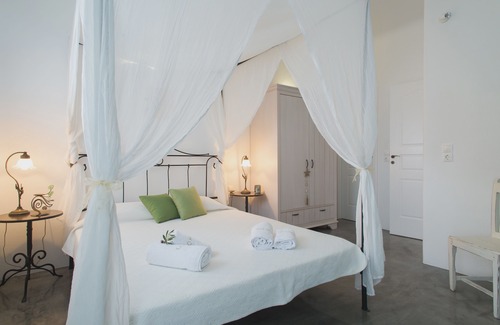 Agia Paraskevi House | Theros Houses Santorini