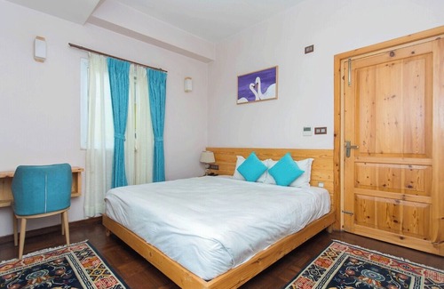 Hattiban Hotel | Lalit Service Apartment