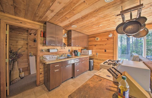 Stonington House | Cozy Cottage on Cat Cove with Wraparound Deck!